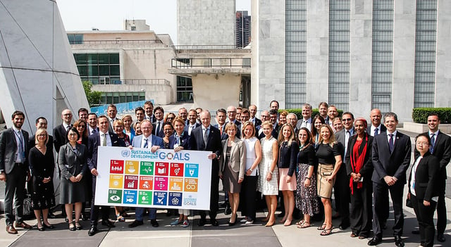 People gathering for the founding of the UN Sustainable Ocean Business Group